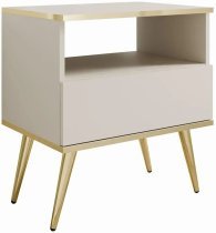 Goldfarbene Beine