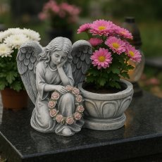 Chomik - Figur Engel kniend mit Töpfchen - DED8806