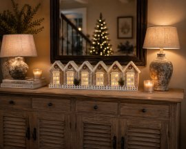 Weihnachtliche LED-Deko – beleuchtetes Häuschen 93 x 30 cm *3387